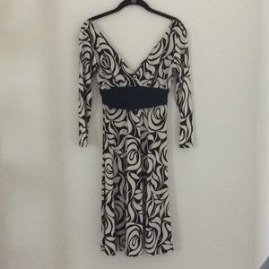 Maggy London midi dress. Black and cream. Sz 4